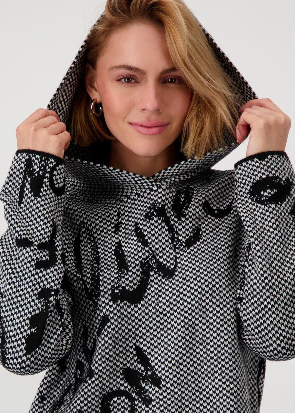 PERFECTION KNITTED HOODIE