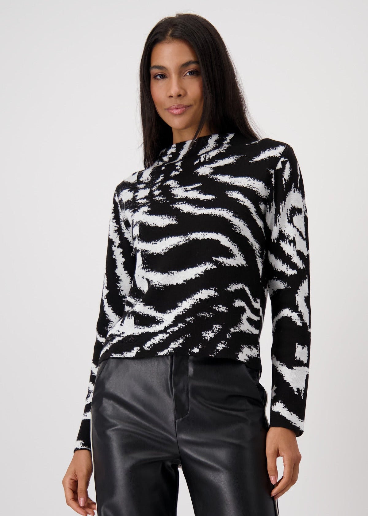 ZEBRA PRINT TOP