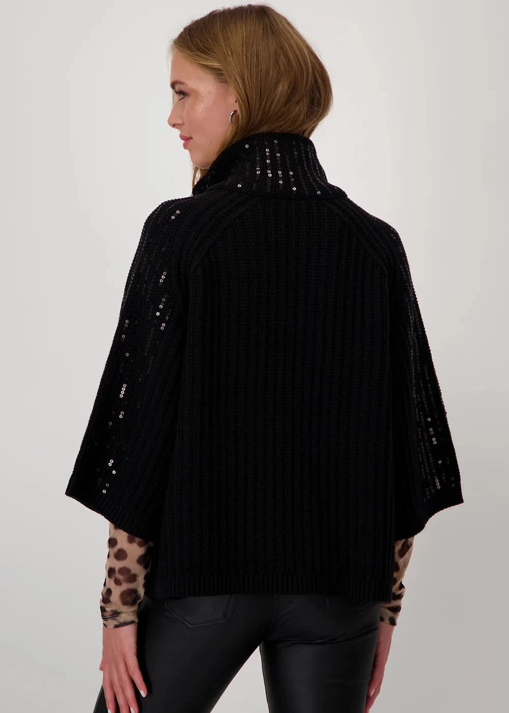 KNITTED JACKET