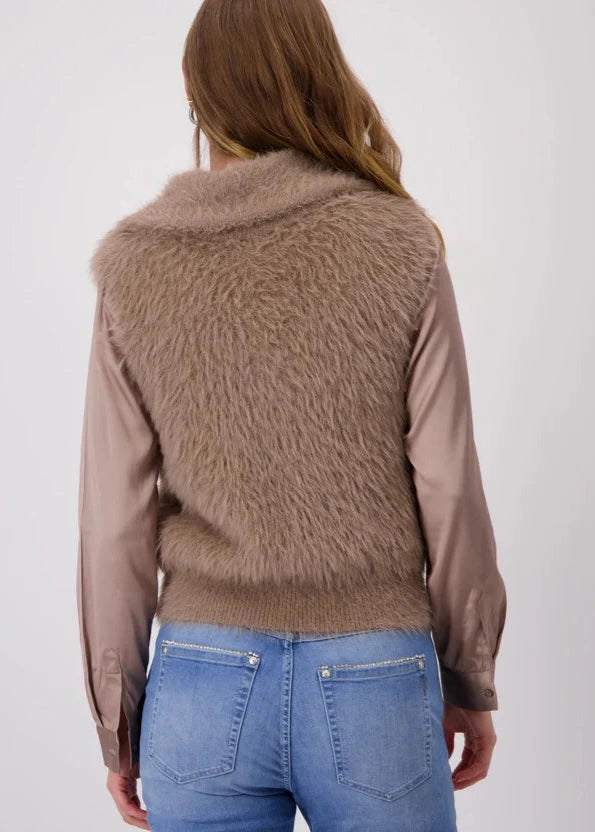 FLUFFY KNIT VEST